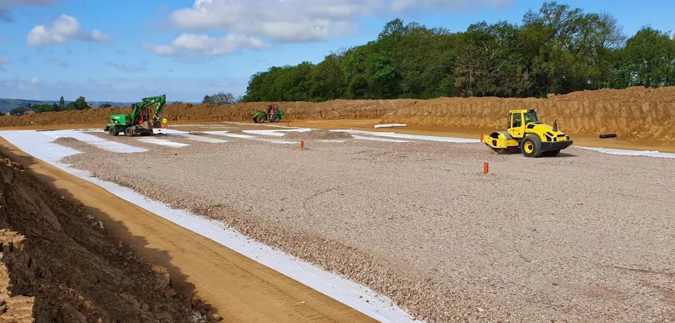 Graves mixtes 0/63 en sous-fondations de parking drainant